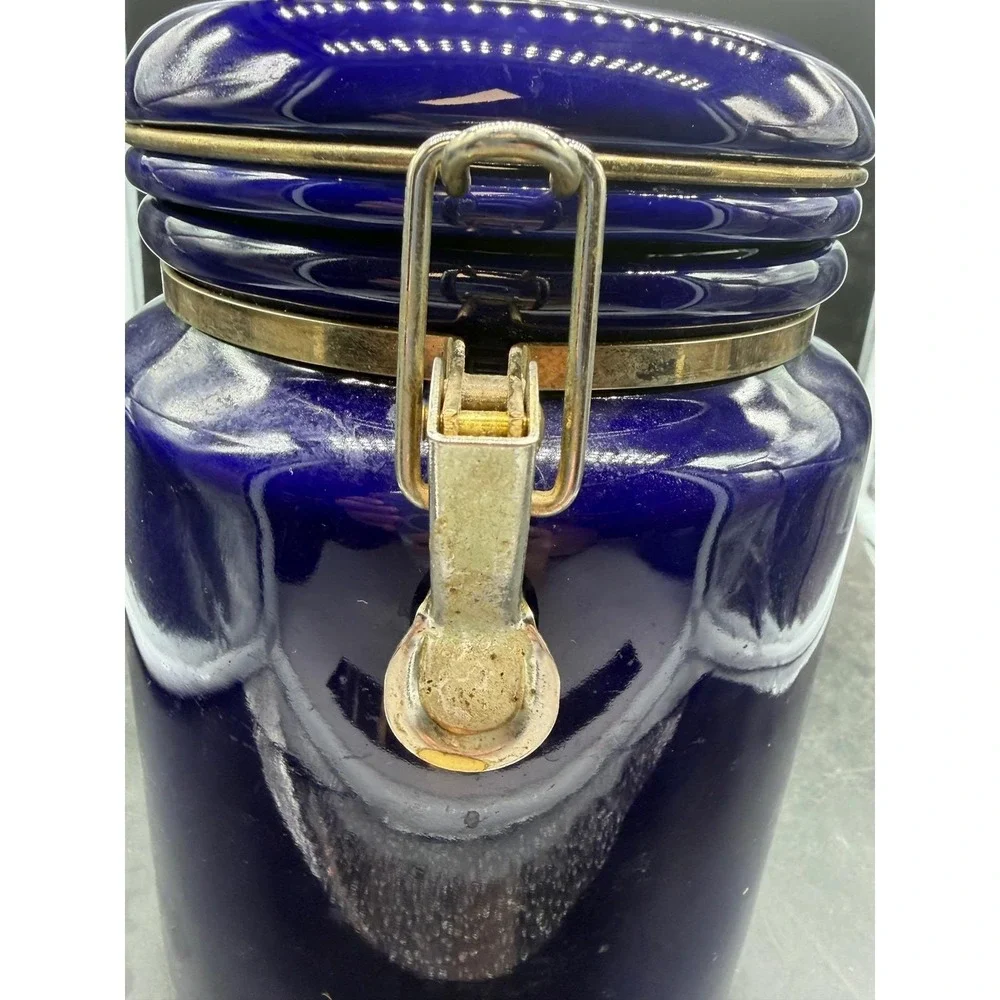 The Unbranded Brand cobalt blue